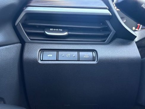 Used 2025 Nissan Altima 2.5 SV FWD image 23