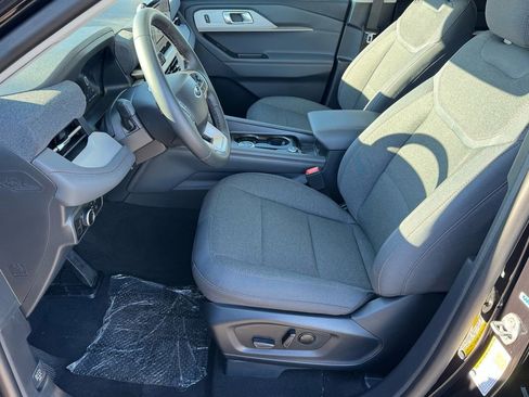 New 2026 Ford Explorer Active image 7