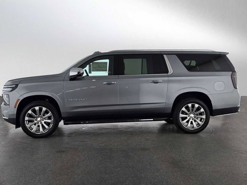 New 2025 Chevrolet Suburban Premier image 6