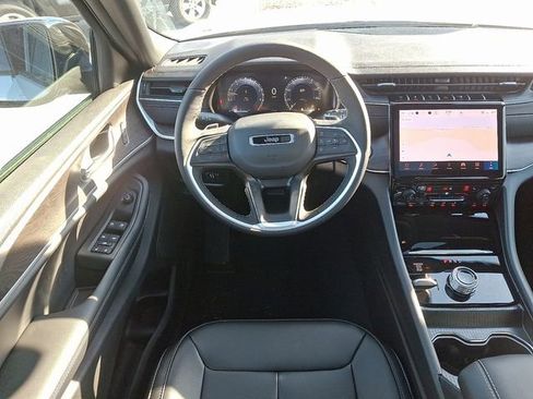 New 2025 Jeep Grand Cherokee Limited w/ MOPAR Finishing Package image 8