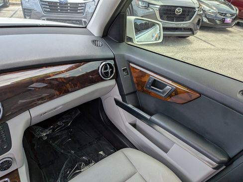 Used 2013 Mercedes-Benz GLK 350 4MATIC image 19