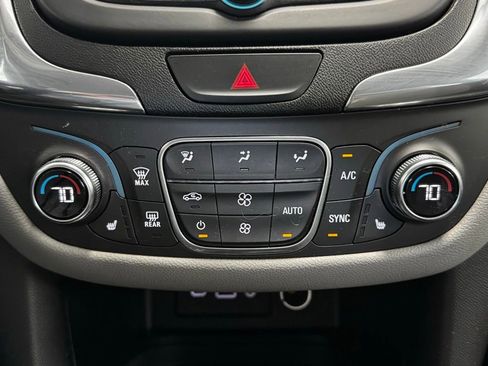 Used 2019 Chevrolet Equinox LT FWD image 18