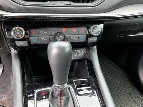 Used 2024 Jeep Compass Trailhawk AWD/4WD image 37