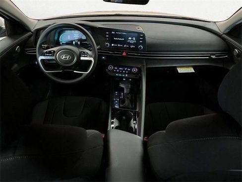 Certified 2025 Hyundai Elantra Blue image 13
