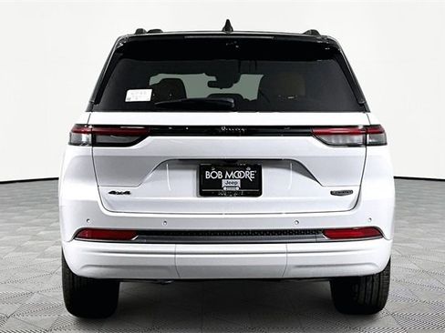 New 2026 Jeep Grand Cherokee Summit image 5