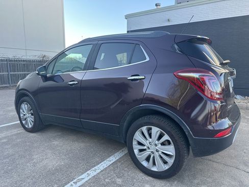 Used 2018 Buick Encore Preferred image 3