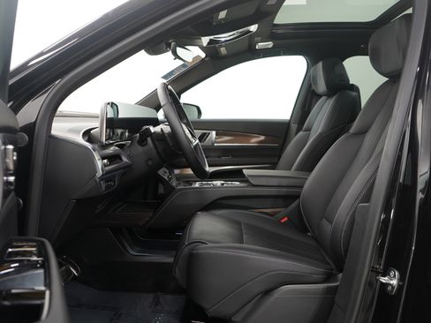 Used 2026 Cadillac Vistiq Luxury image 22