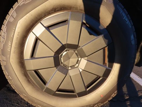 Used 2025 Tesla Cybertruck AWD Crew Cab image 14