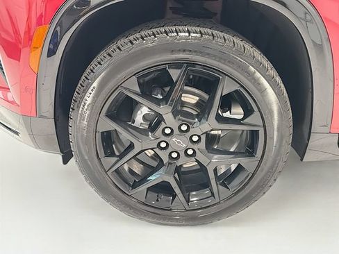 Used 2025 Chevrolet Traverse RS AWD/4WD image 28