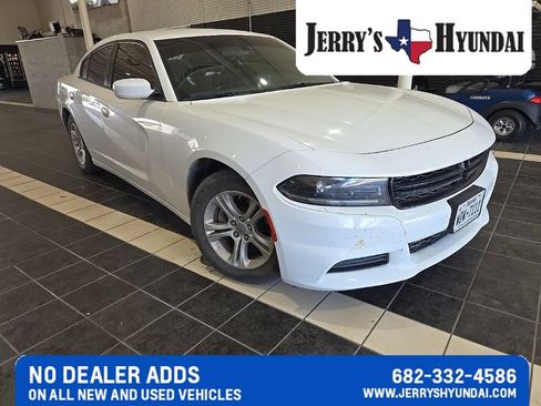 Used 2022 Dodge Charger SXT RWD image 5