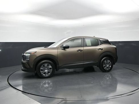 Used 2025 Nissan Kicks S w/ Interior Electronics Package FWD image 3