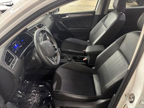 Used 2022 Volkswagen Tiguan SE AWD/4WD image 10