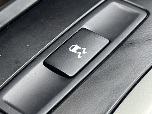 Used 2008 Pontiac G8 image 32