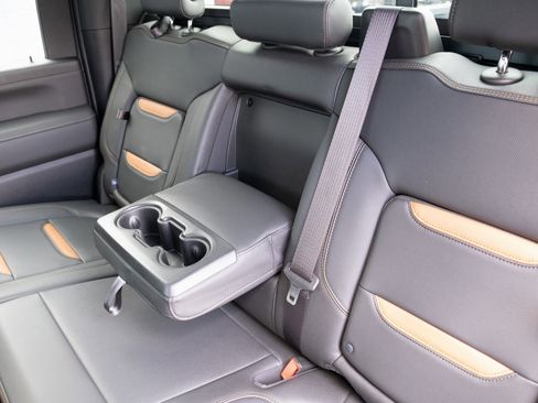 Used 2022 GMC Sierra 3500 AT4 image 18