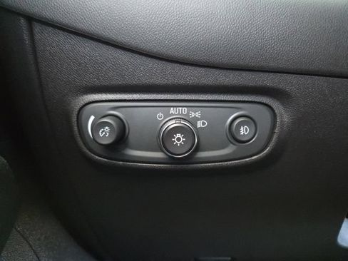 Used 2020 Chevrolet Equinox LT w/ Driver Convenience Package AWD/4WD image 56