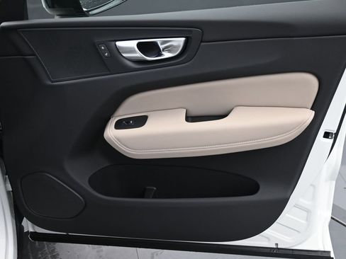 New 2026 Volvo XC60 B5 Plus w/ Protection Package Premier AWD/4WD image 13
