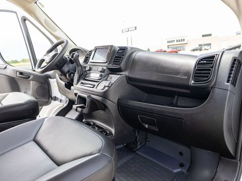 Used 2025 RAM ProMaster 2500 w/ Convenience Group FWD image 12