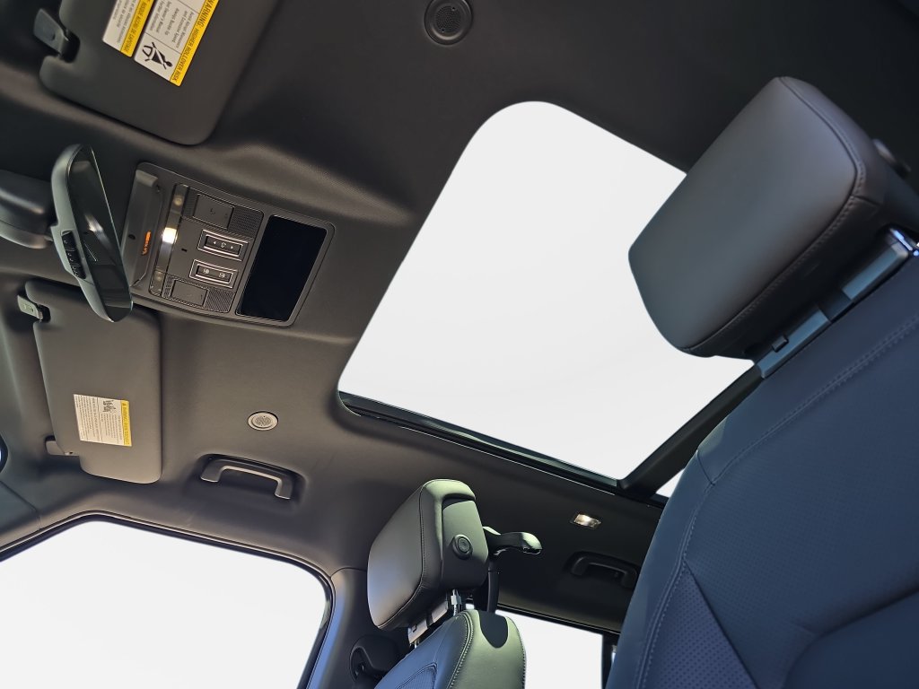 New 2026 Land Rover Defender 110 X-Dynamic SE AWD/4WD image 30