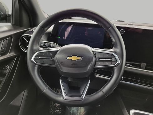 Used 2025 Chevrolet Equinox LT image 5