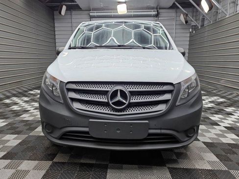 Used 2021 Mercedes-Benz Metris image 3