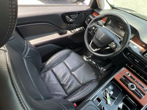 Used 2024 Lincoln Aviator Reserve AWD/4WD image 16