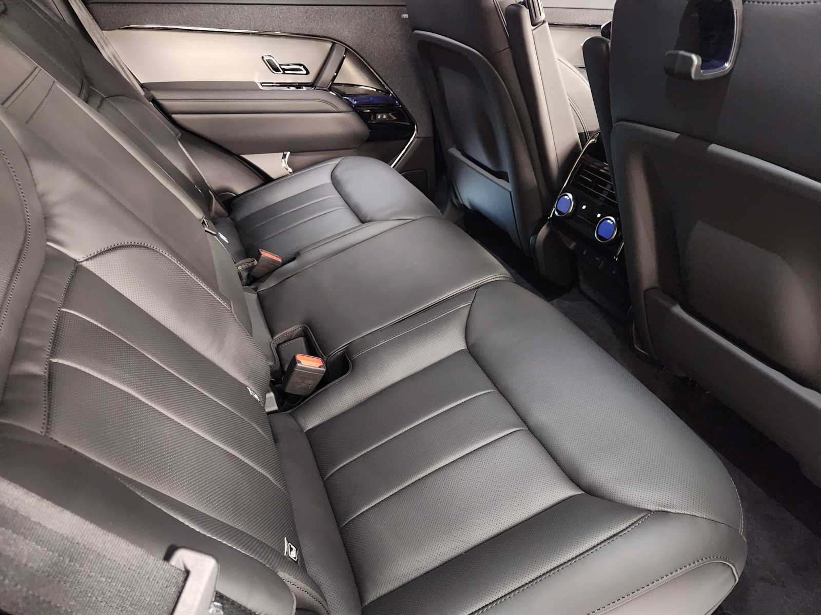 New 2026 Land Rover Range Rover Sport SE AWD/4WD image 31