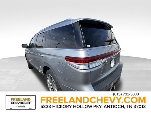 Used 2023 Lincoln Navigator Reserve AWD/4WD image 4