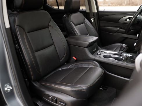 Used 2018 Chevrolet Traverse Premier w/ Driver Confidence II Package image 35