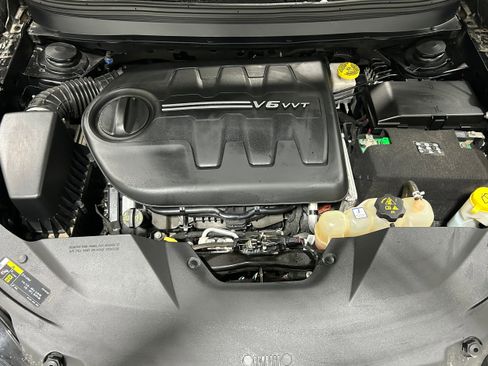 Used 2019 Jeep Cherokee Limited image 19