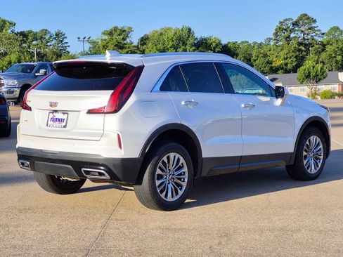 Used 2024 Cadillac XT4 Premium Luxury AWD/4WD image 6