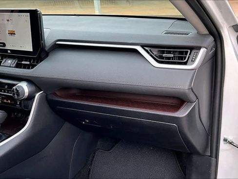 Used 2023 Toyota RAV4 Limited image 17