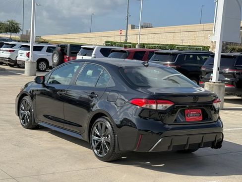 Used 2026 Toyota Corolla SE FWD image 4