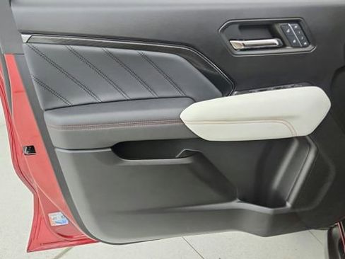 Used 2024 GMC Canyon AT4X w/ AT4X AEV Edition image 61