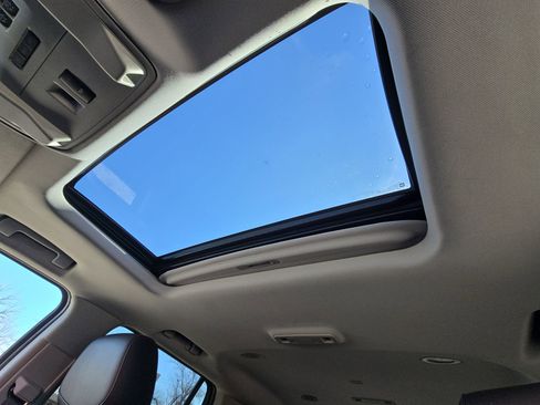 Used 2017 Cadillac Escalade Luxury image 21