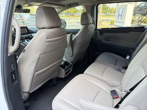 Certified 2024 Honda Odyssey Touring image 23