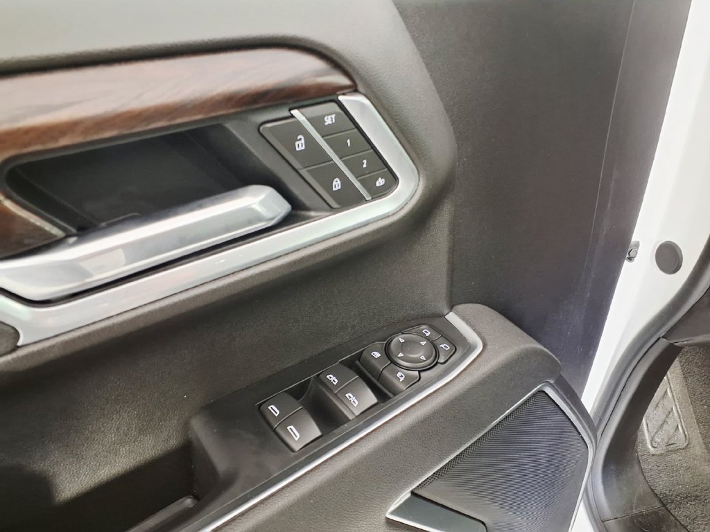Used 2025 GMC Sierra 1500 SLT AWD/4WD image 15