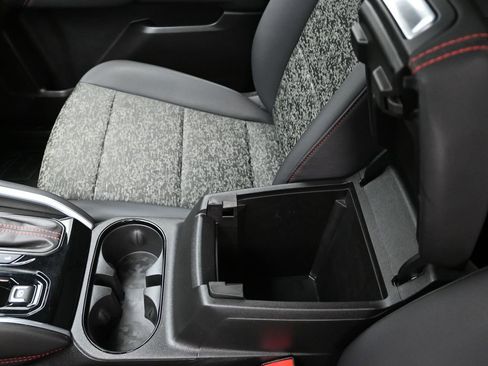 Used 2024 Chevrolet Colorado Z71 w/ Z71 Convenience Package 2 image 14