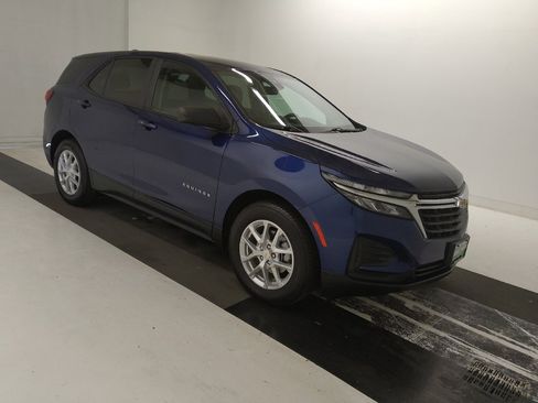 Used 2022 Chevrolet Equinox LS FWD image 11