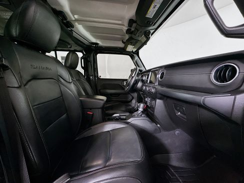 Used 2023 Jeep Wrangler Sahara w/ Cold Weather Group image 29