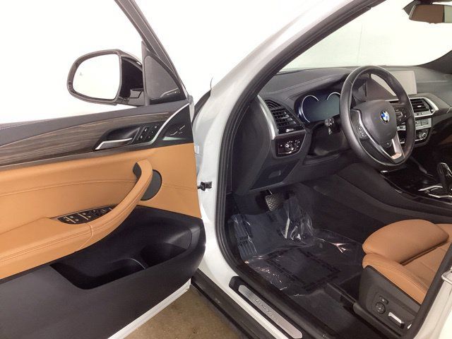 Used 2018 BMW X3 xDrive30i w/ Executive Package AWD/4WD image 9