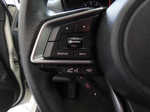 Used 2021 Subaru Crosstrek 2.0i AWD/4WD image 13