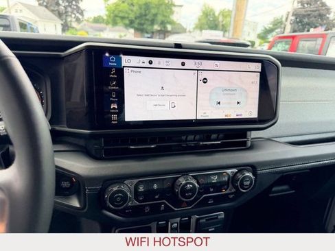 Certified 2025 Jeep Wrangler Unlimited Sahara AWD/4WD image 14