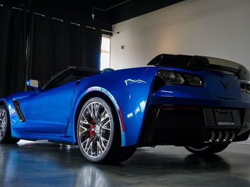 Used 2015 Chevrolet Corvette Z06 w/ 3LZ Preferred Equipment Group RWD image 30