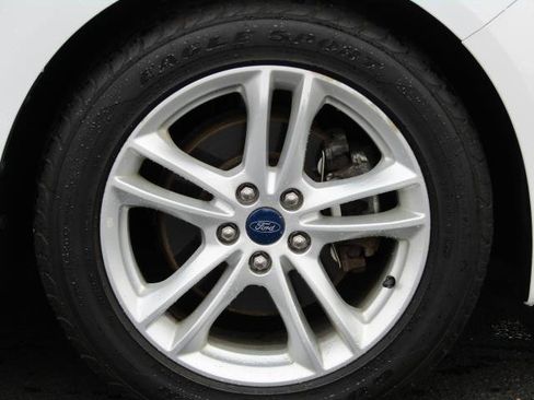 Used 2018 Ford Fusion SE image 11