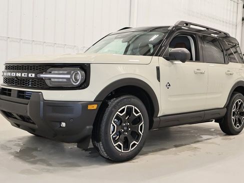 New 2025 Ford Bronco Sport Outer Banks w/ Outer Banks Tech Package+ image 4