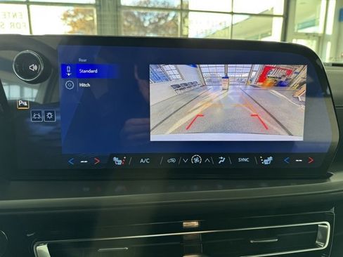 New 2026 Chevrolet Traverse LT image 24