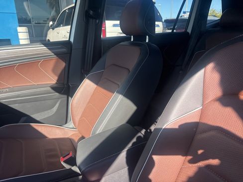 Used 2024 Volkswagen Tiguan SEL R-Line image 17