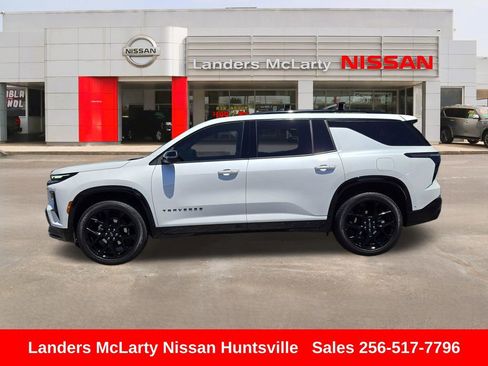 Used 2024 Chevrolet Traverse RS w/ LPO, Floor Liner Package FWD image 8