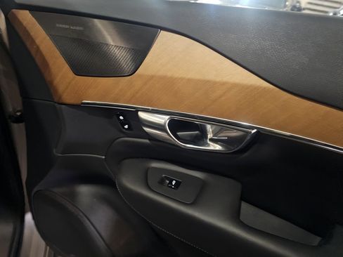 Certified 2023 Volvo XC90 B6 Plus image 12