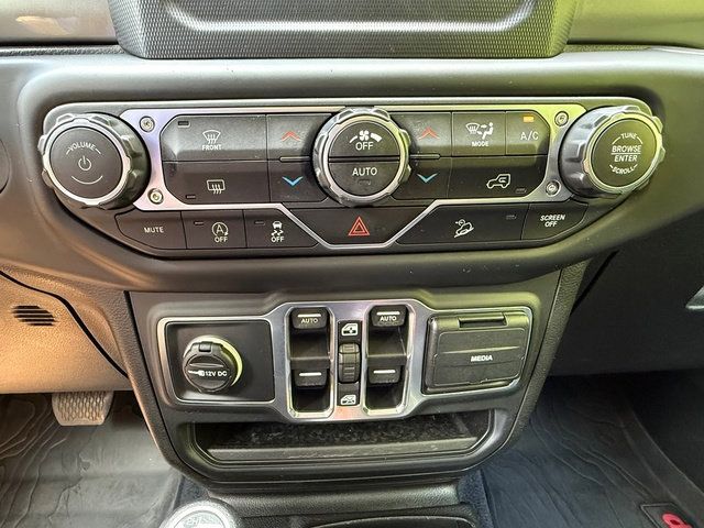 Used 2019 Jeep Wrangler Unlimited Sahara w/ LED Lighting Group AWD/4WD image 22